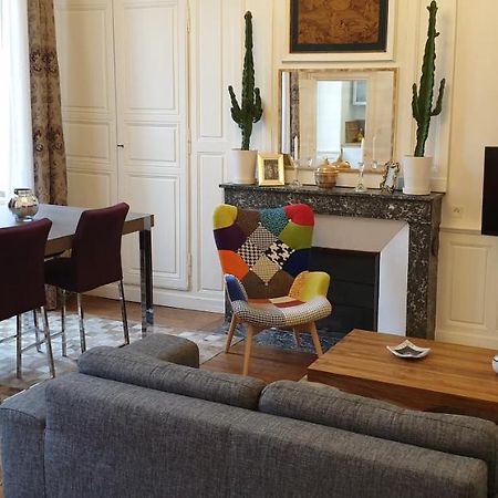 Calme Et Au Coeur Du Centre Historique Apartment Bourges Ngoại thất bức ảnh